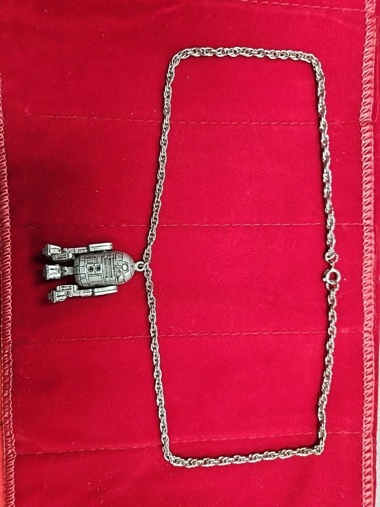 R2D2 Pendant With Chain