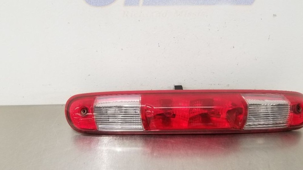 08 CHEVY SILVERADO 1500 HIGH MOUNTED STOP LIGHT