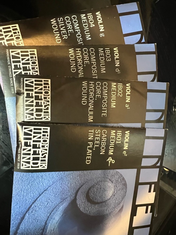 1 Infeld Blue violin String Set 4/4