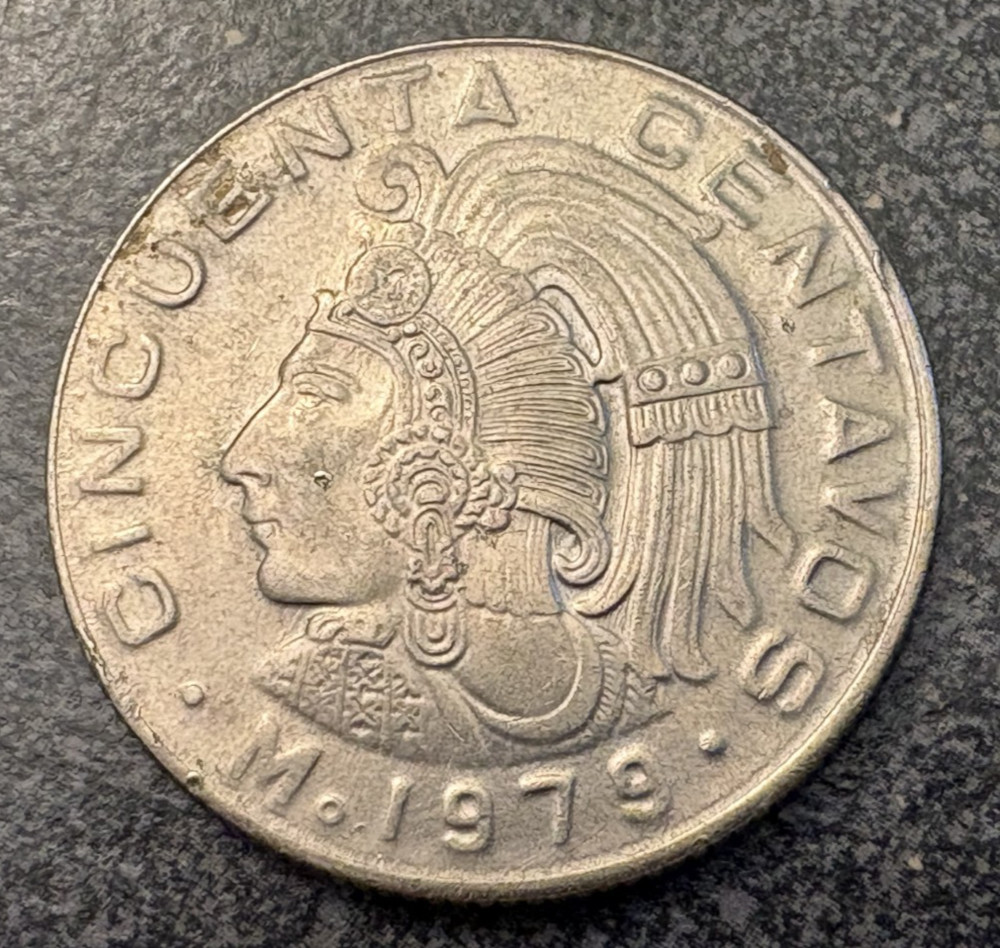 Mexico (2) 50 Centavos coins - 1979
