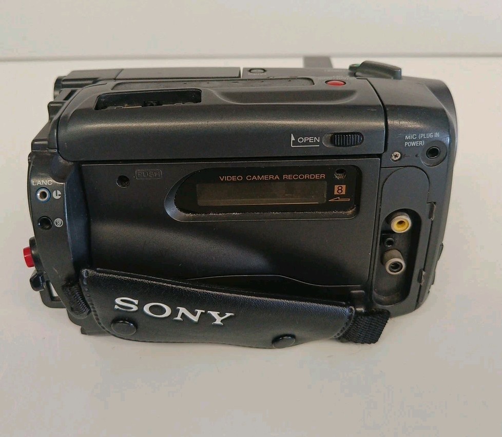 Sony CCD-TRV30E Video Camera Recorder (Untested)