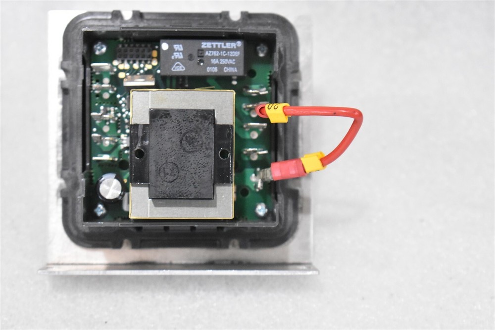 WATLOW CVC5JH00000070A BASIC ON/OFF TEMPERATURE CONTROLLER 120VAC 8 RELAY OUTPUT