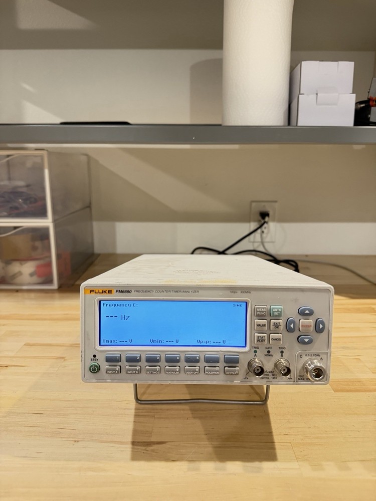 FLUKE PM6690 FREQUENCY COUNTER / TIMER ANALYZER (TESTED) SHIPS FREE