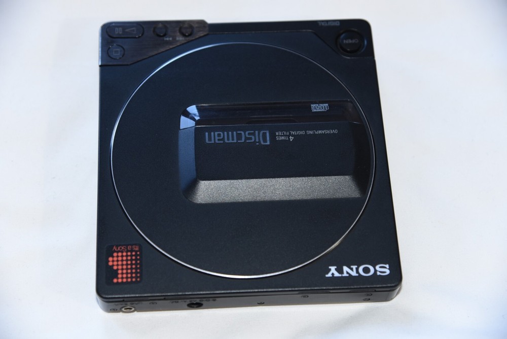 Sony D-25 Discman Personal CD Player Working