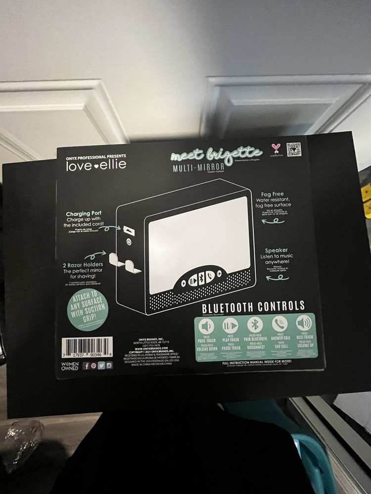 Bluetooth speaker, with mirror, rechargeable, wall mount option!