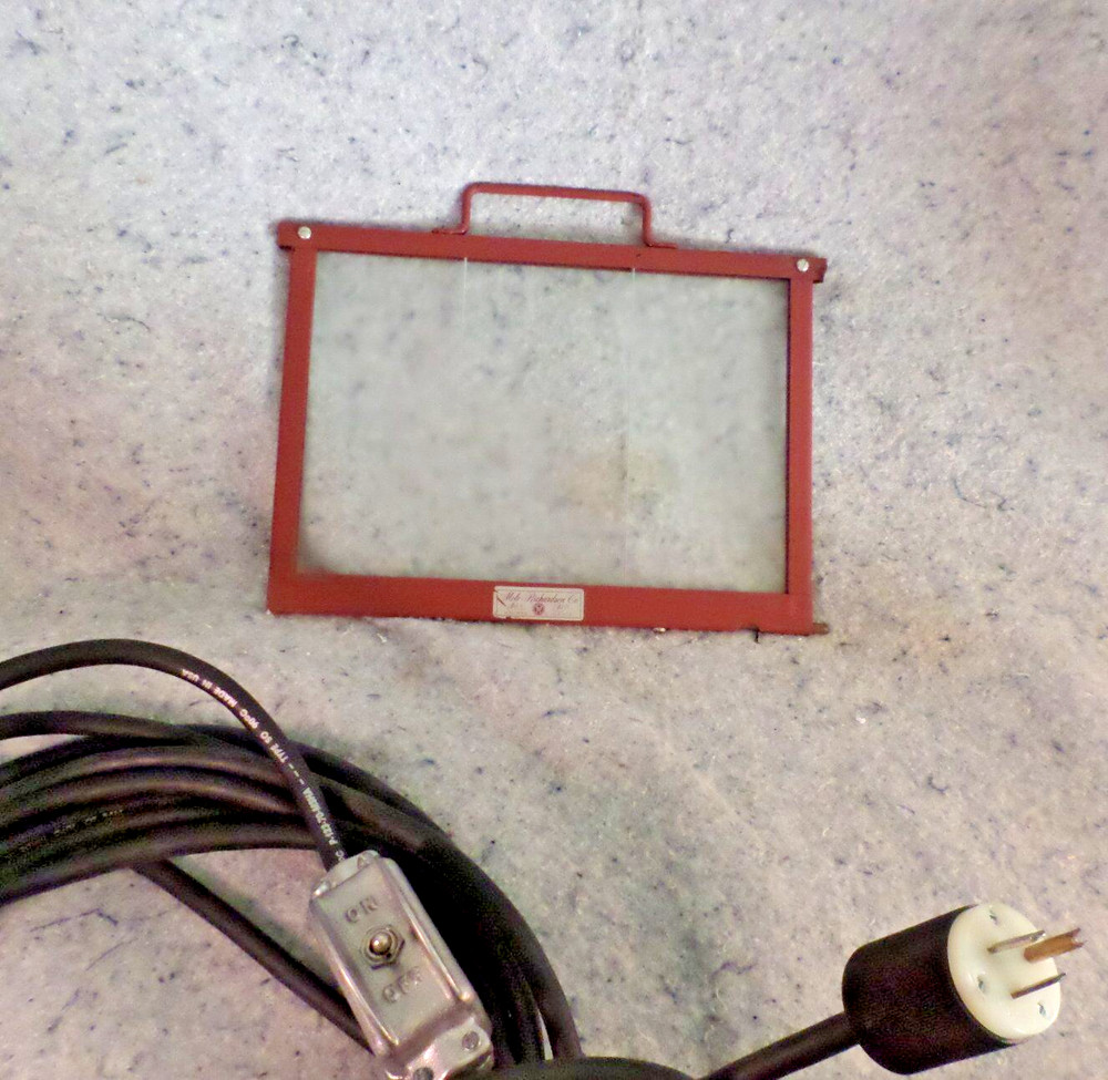 Mole-Richardson 1000 Watt Molequartz Broad Light (120 AC) (READ Listing)