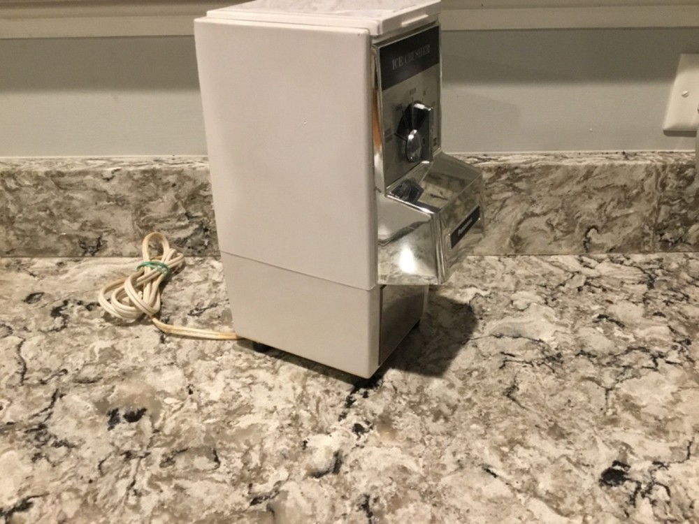 VINTAGE PANASONIC ICE CRUSHER MACHINE MK-285. TESTED