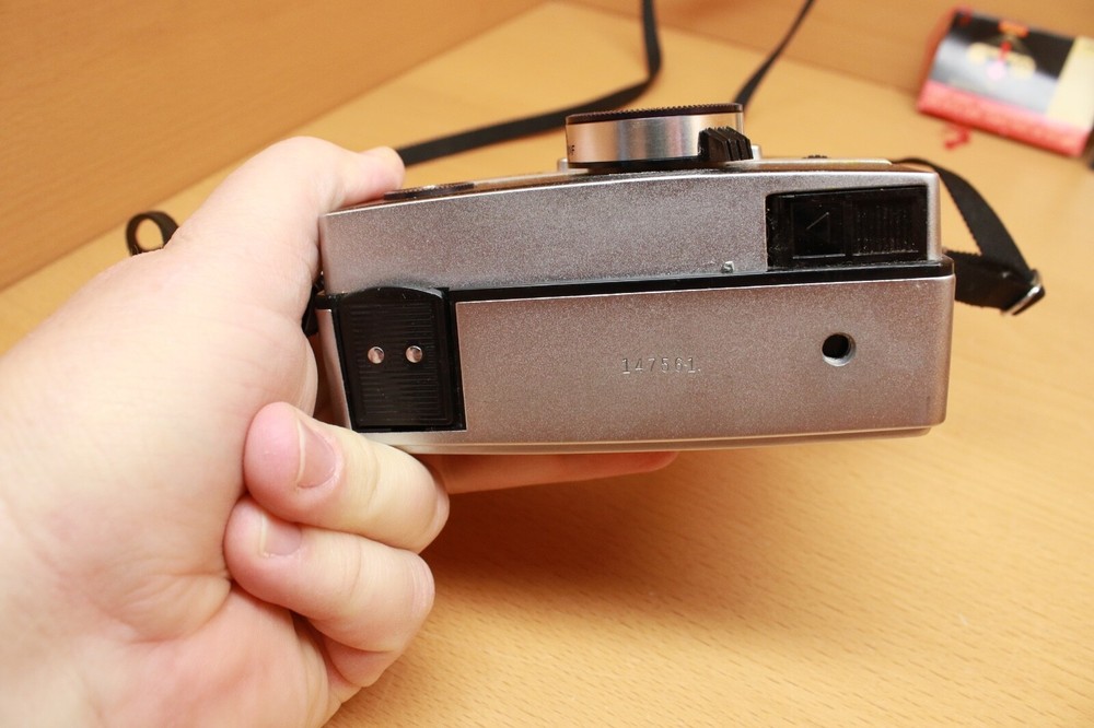 Vintage Kodak Instamatic 804 Camera, Original Hard Shell Case/Strap BOX UNTESTED