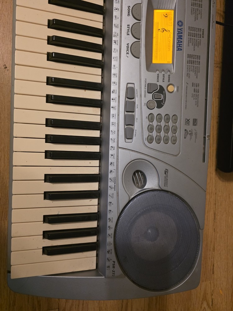Yamaha PSR-27 Electronic Piano