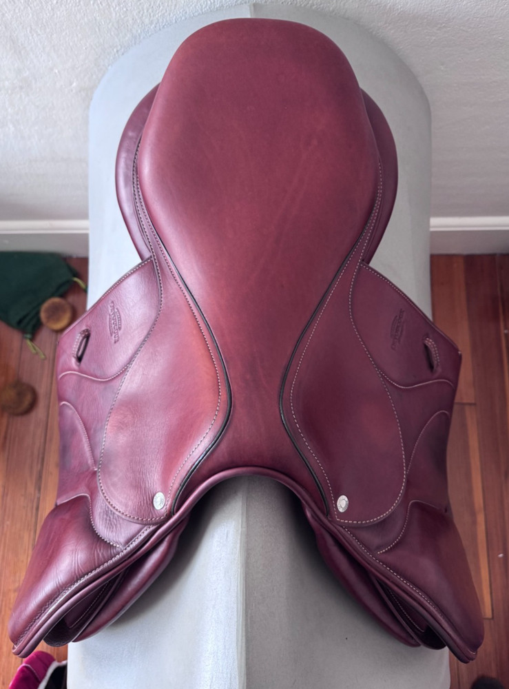 17.5" Devoucoux Biarritz S Saddle - 2022 - 1AA - Full Buffalo - MINT!