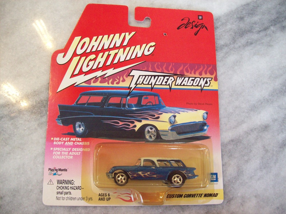JOHNNY LIGHTNING 1/64  CUSTOM CORVETTE  NOMAD   DIECAST