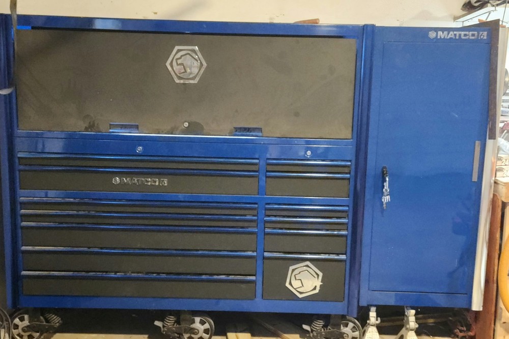 Matco6 massive amazing blue tool box.