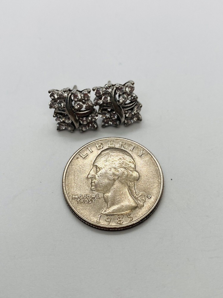 3.8g 925 STERLING SILVER CROSS PATTERN PAVE STAMPED CLUSTER STUD EARRINGS