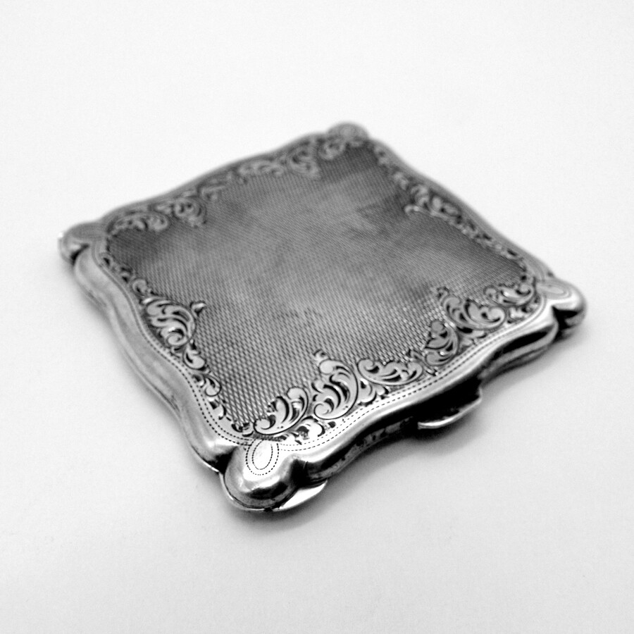 Engine Turned Square Compact 800 Silver