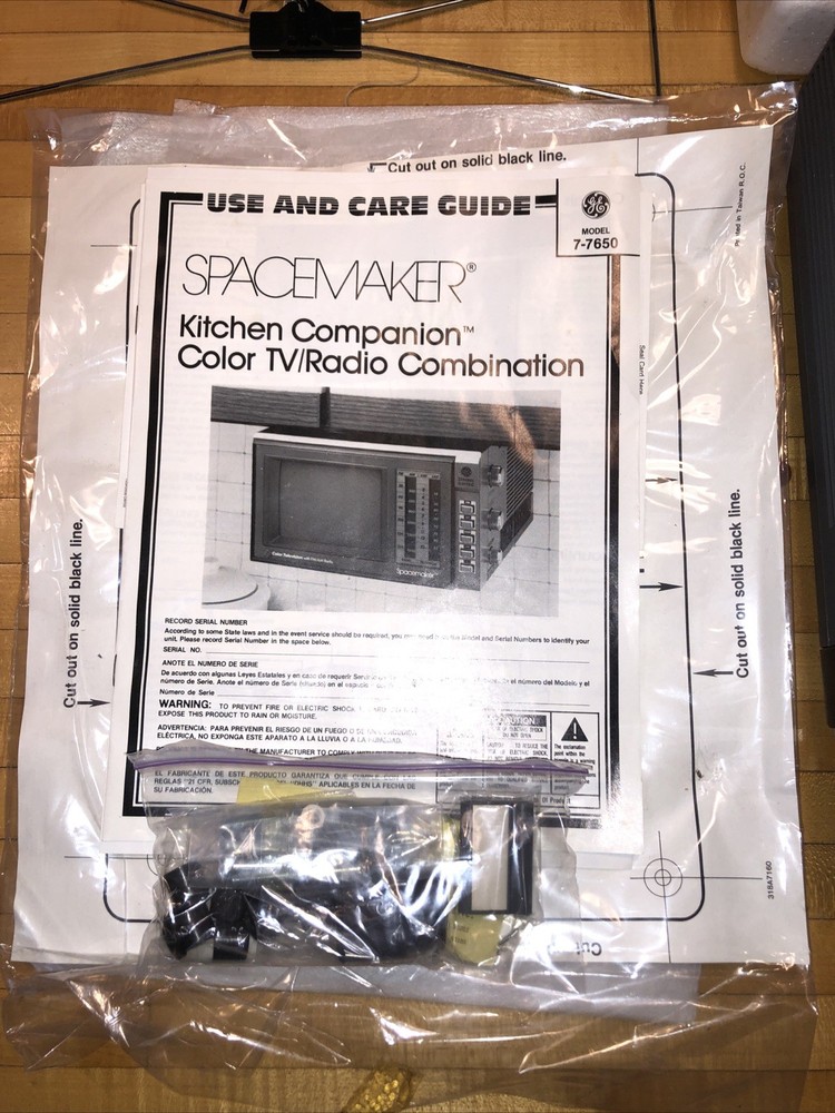 General Electric 1988 Spacemaker TV W/ Box 7-7160 Includes Instructions TESTED!!