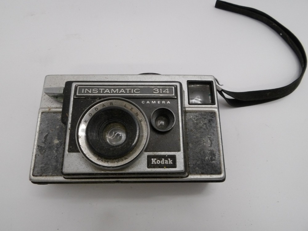 Kodak Instamatic 314 Vintage Camera  UNTESTED
