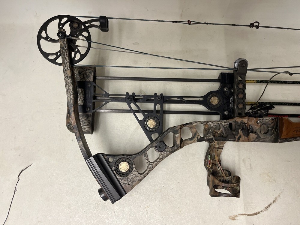MATHEWS SWITCHBACK XT 70LB 28" DRAW COMPOUND BOW