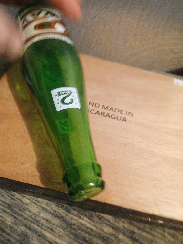2 - WAY SODA BOTTLE 10 OZ GREEN