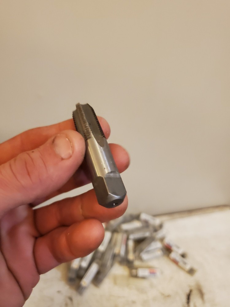 DWTPT 1/4 1/4-18 NPT Carbon Pipe Tap