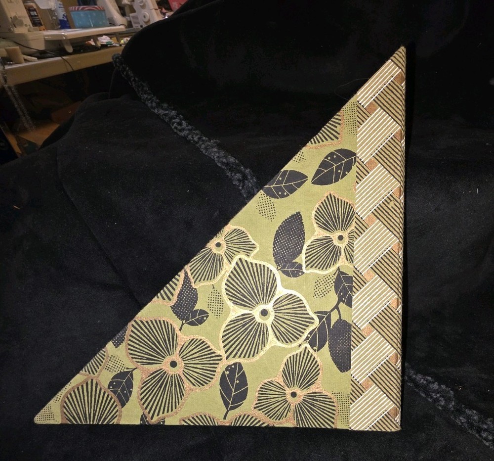 TRIANGLE SHAPED JOURNAL DIARY NOTEBOOK