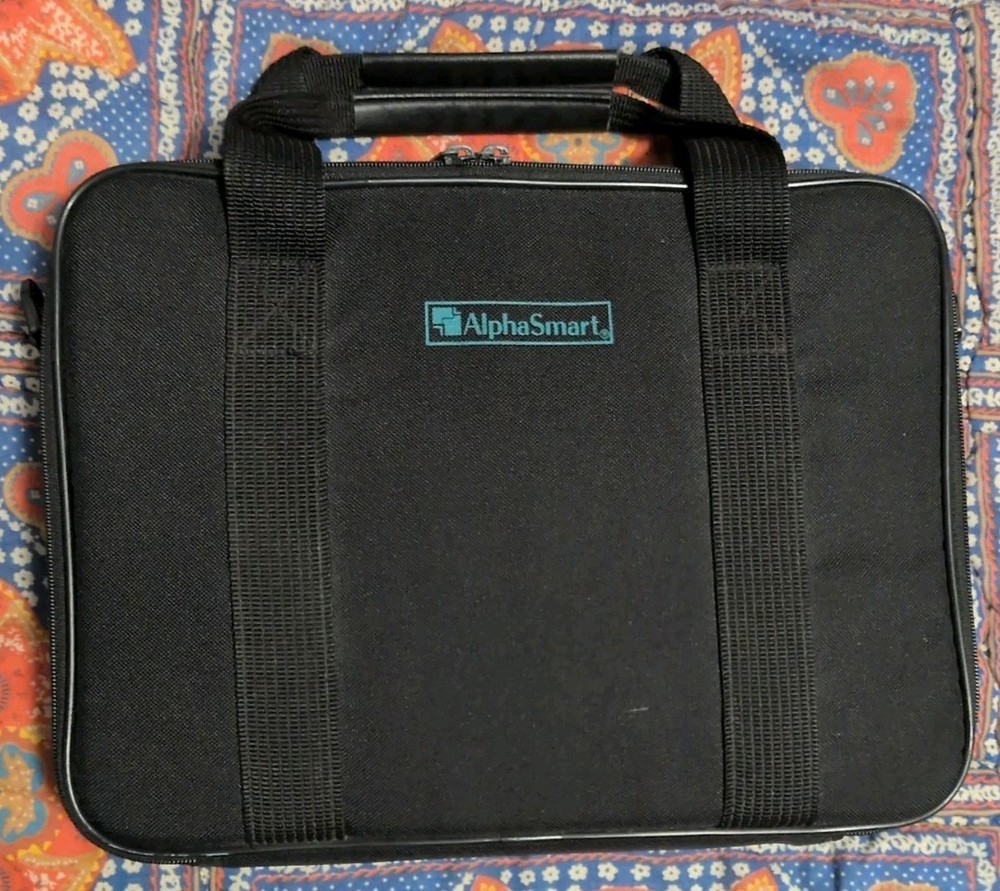 AlphaSmart 2000 Portable Keyboard Word Processor W/Carry Case Booklets CD