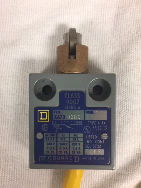 Door Switch, Roller Style - Douglas Machines - Dishwasher 0526