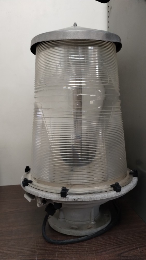 TWR Lighting FB-L-865 Beacon, Vintage High Voltage, pulled working.