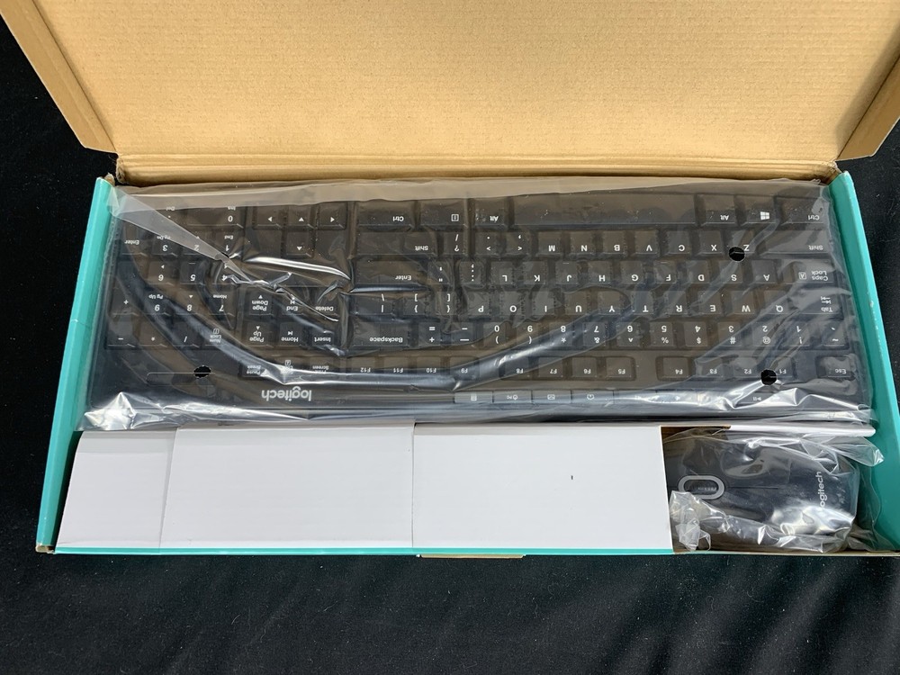 New Logitech MK200 Media Plug & Play USB Combo Keyboard & Mouse Open Box