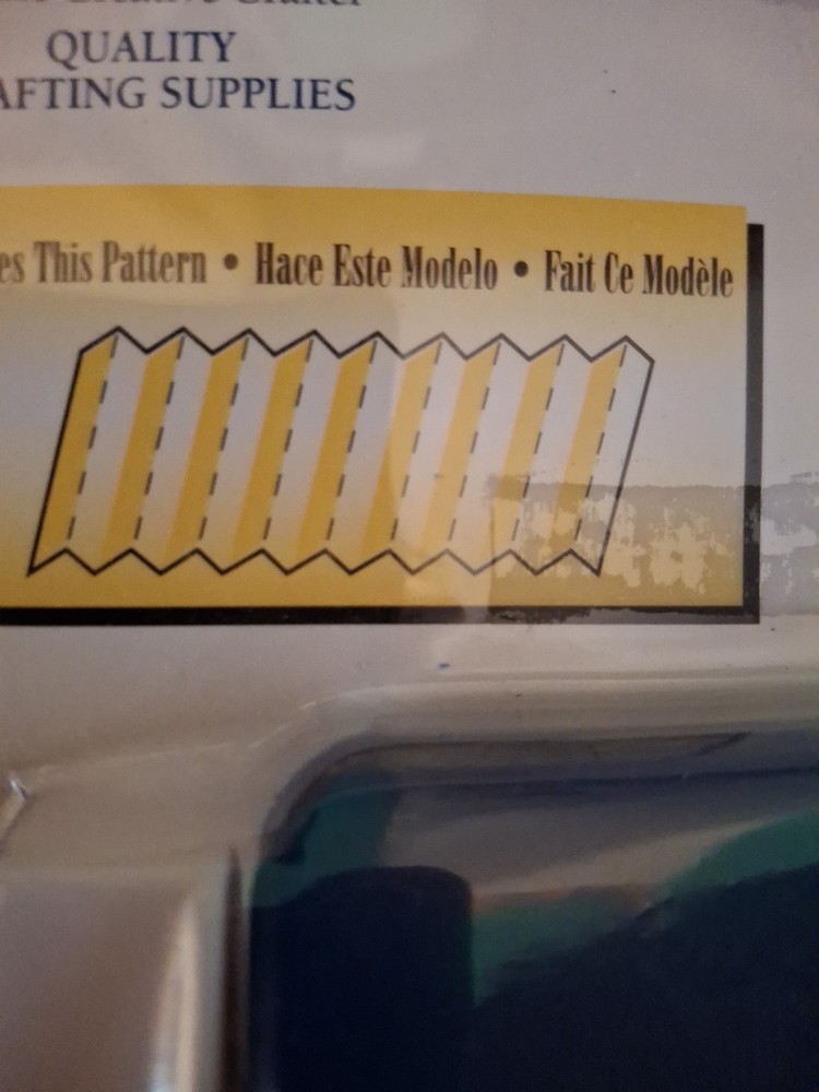 Darice Crafters Crimper Accordion Pattern New