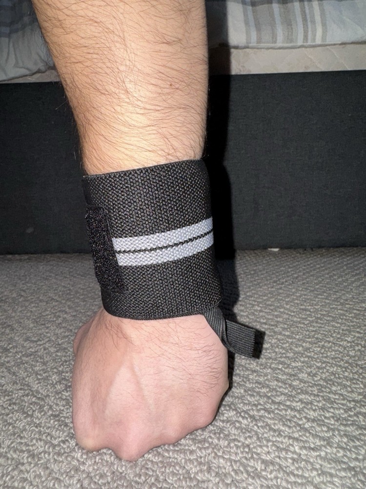 Wrist Wraps Men Medium Compression Support for Weight/power lifting Black Pair