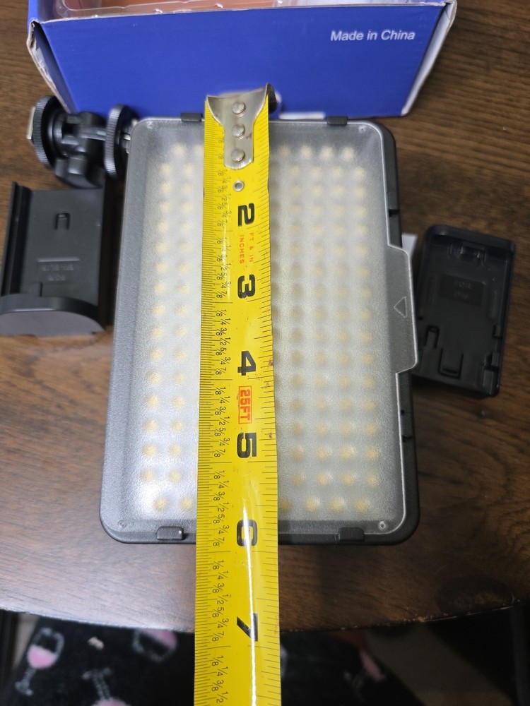 Precision Design Digital Camera Camcorder LED Video Light LE-168A