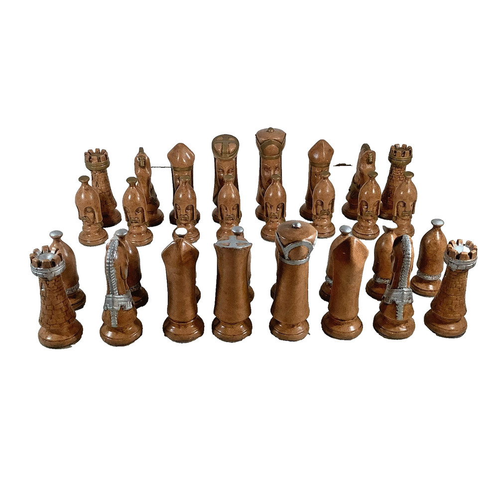 Vintage Complete 32 Piece Duncan Hand-Painted Ceramic Chess Set