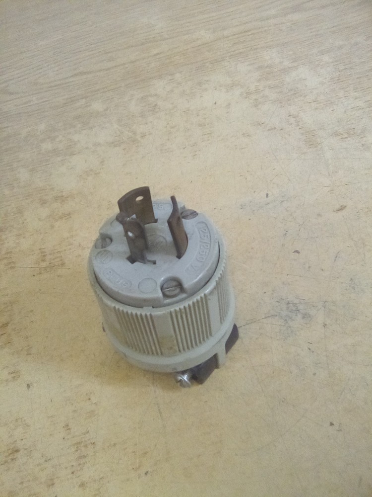 Arrow Hart 20A 125/250V Turn And Pull Plug