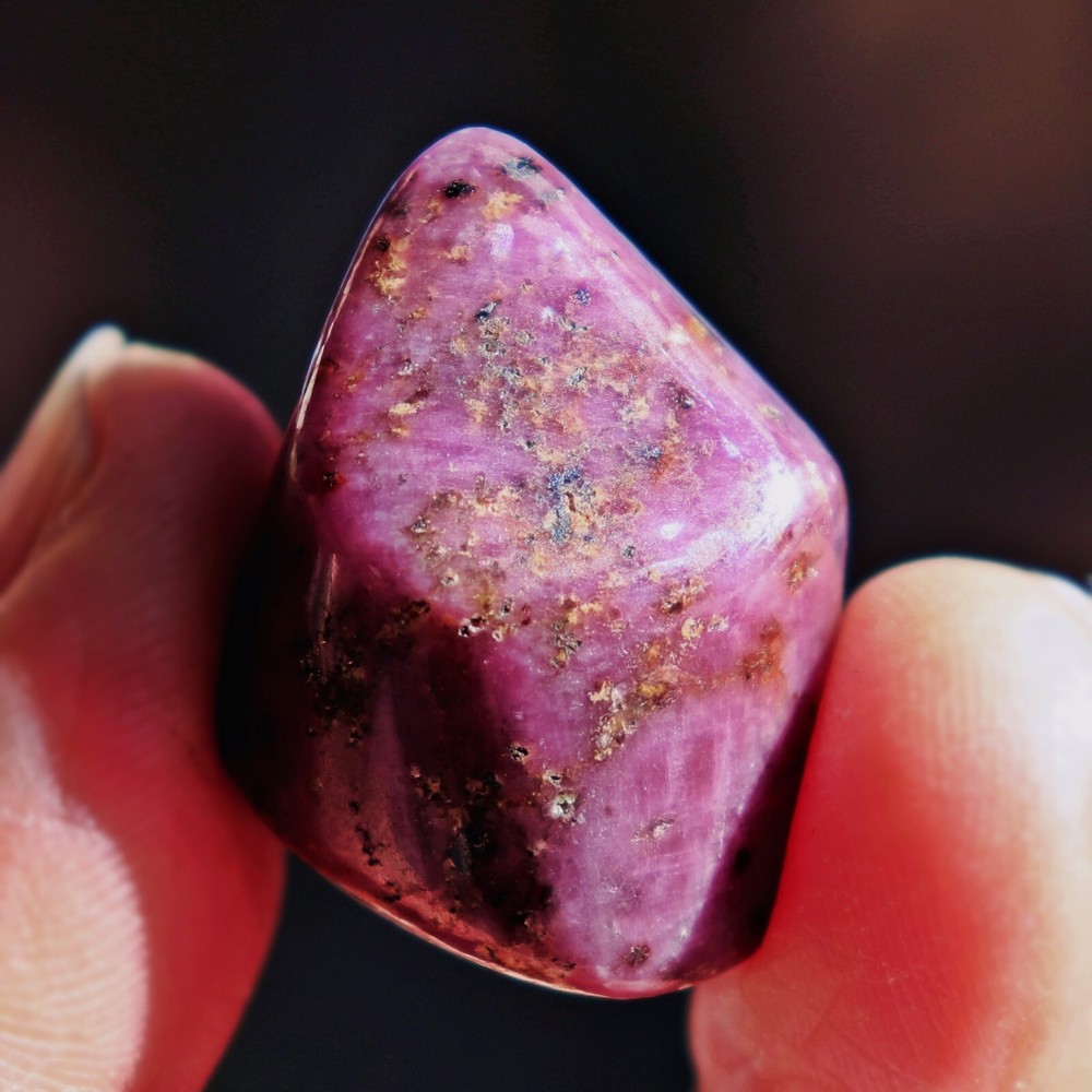 Tumbled Stone: Ruby, Red Corundum from India (RUB41)