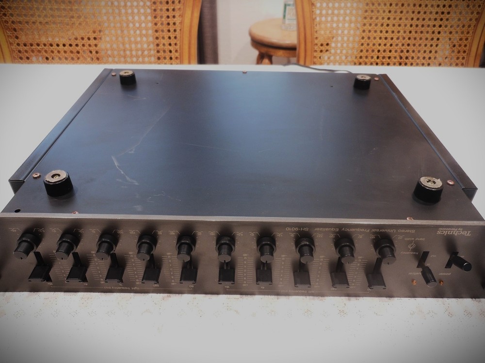 VERY NICE TECHNICS SH-9010 (E) PROFESSIONAL AUDIO EQUALIZER, WORKS BEAUTIFULLY!