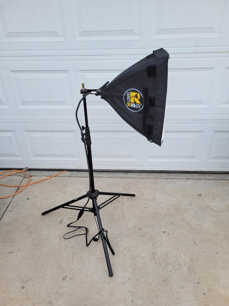 Lowel Rifa Lite W/ Tripod LC 44 Constant Diffused Softbox Studio Light Used