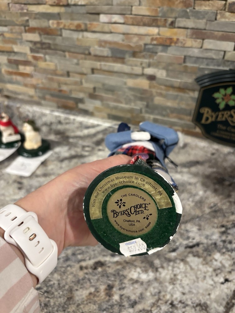 Byer’s Carolers Nutcracker Set