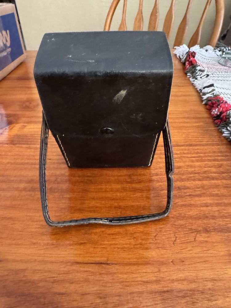 Elgin AM Transistor Radio With Case