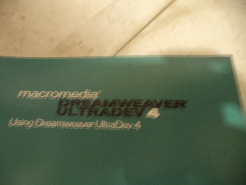 Macromedia Dreamweaver 4 MAC ZSMAE3 Education Version Software book only