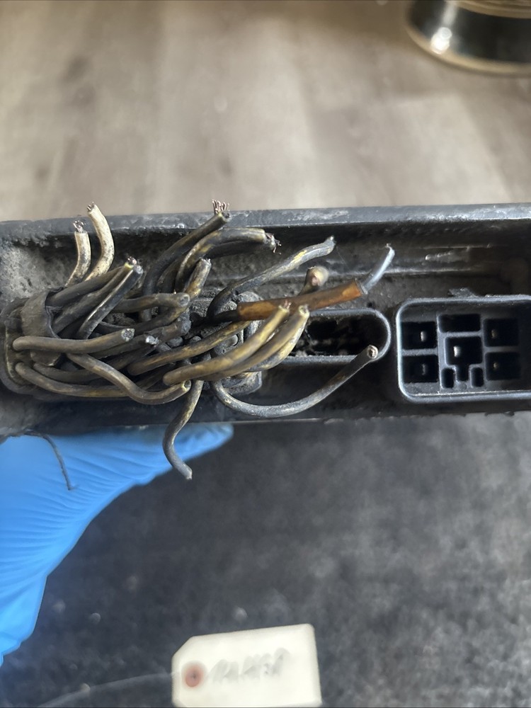 DETROIT DDEC III ENGINE CONTROL MODULE P23518743