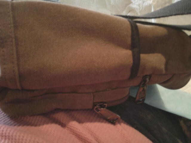 A Very Nice Ovakia Messenger bag ( please read )