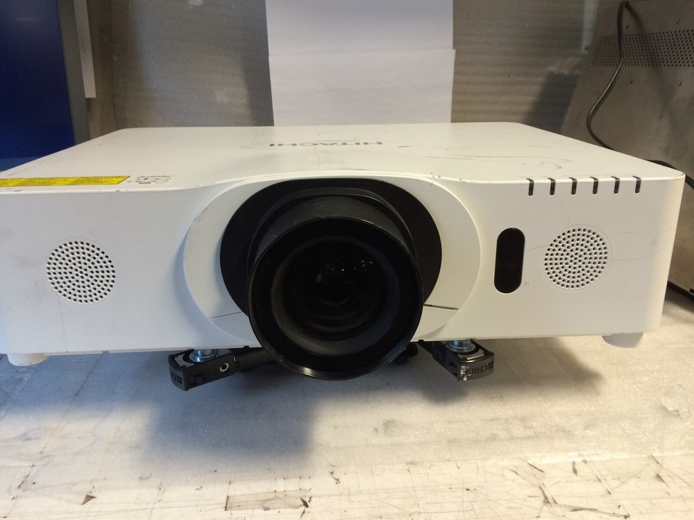 Hitachi CP-WU8451 Projector 3633 Hours | Tested