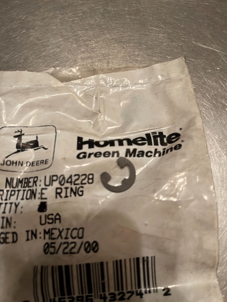 UP04228   Genuine  OEM  John Deere  Snap E RING Clip