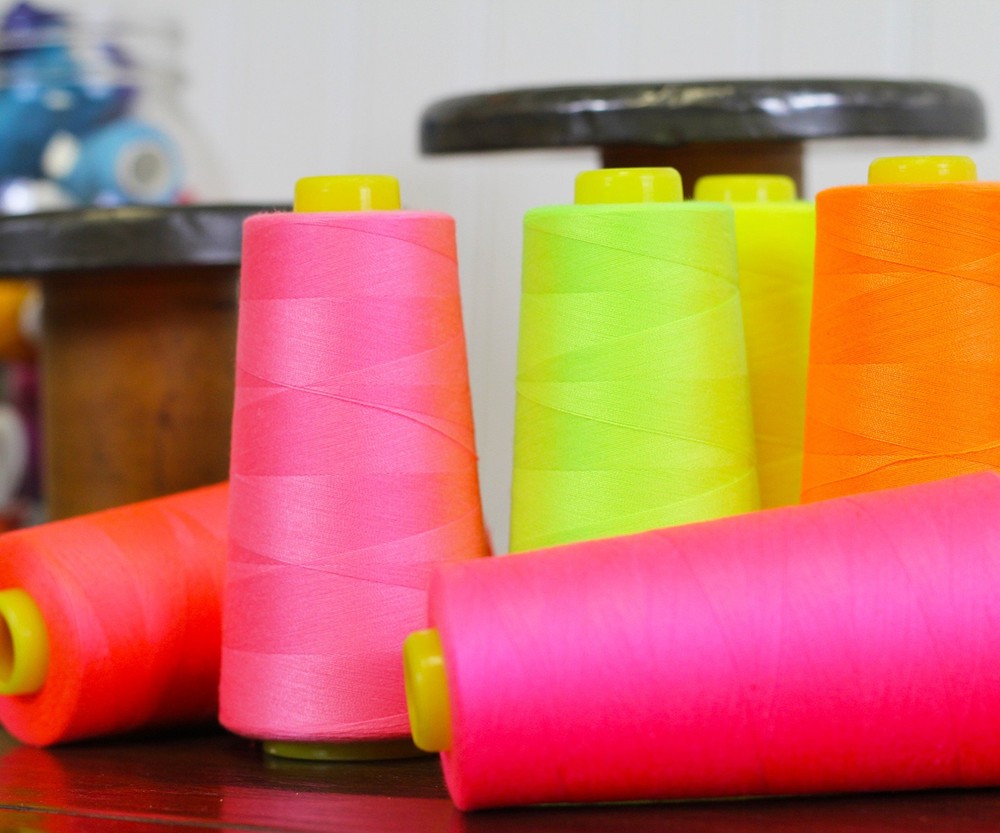 Serger Thread Polyester Sewing 2750 Yard Cone 40/2 Pine Green Overlock