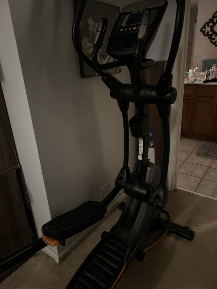 Nordictrack Elliptical E 7.7 Power Incline