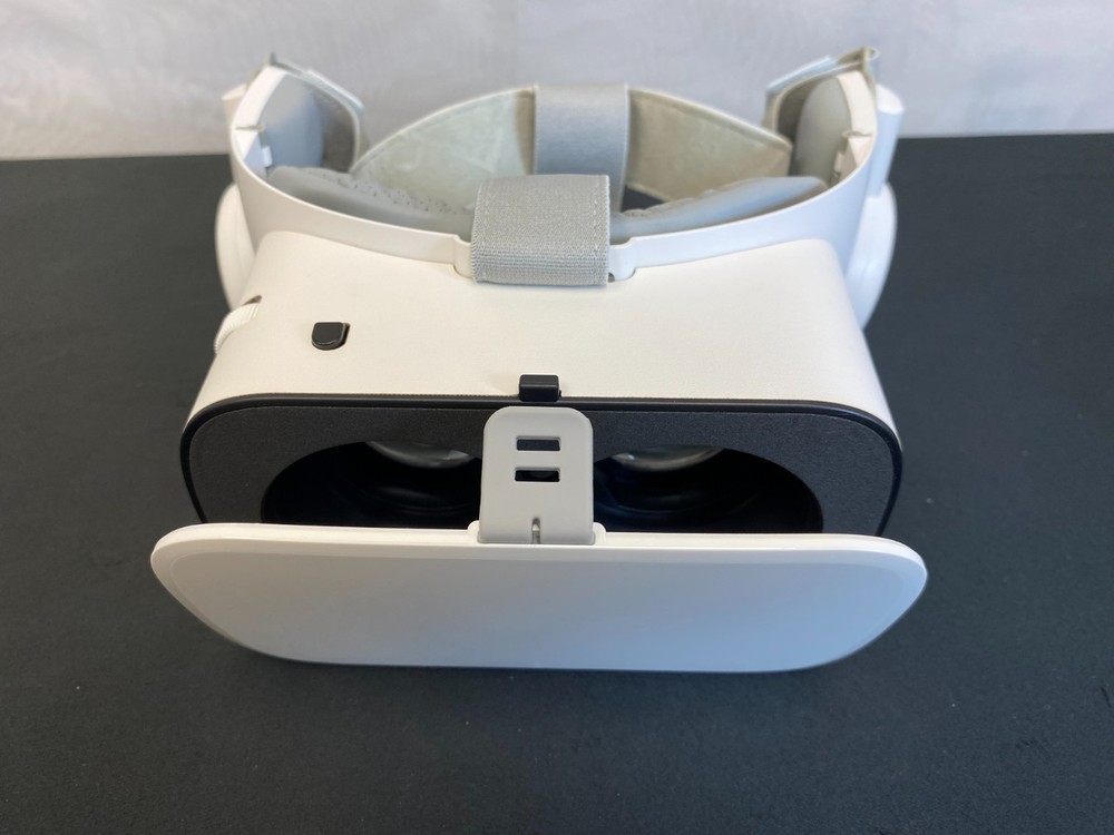 Bobovr Z6 White Foldable Wireless Bluetooth Virtual Reality Headset