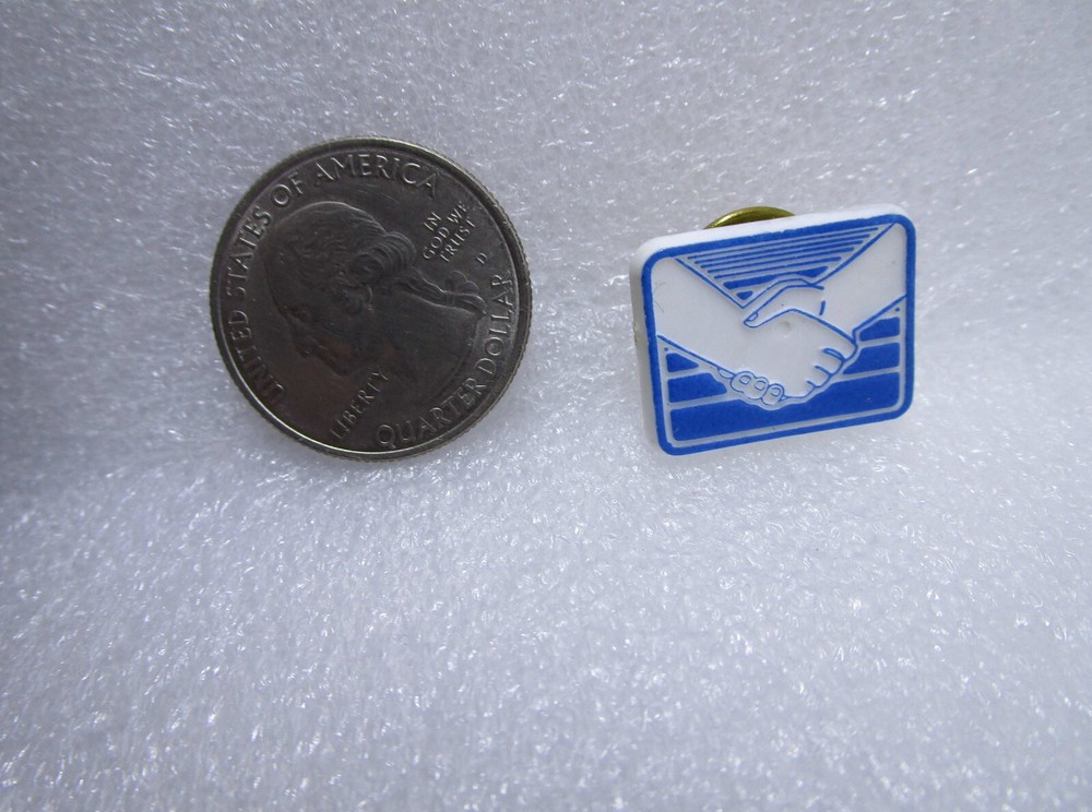 Shaking Hands Plastic Pin