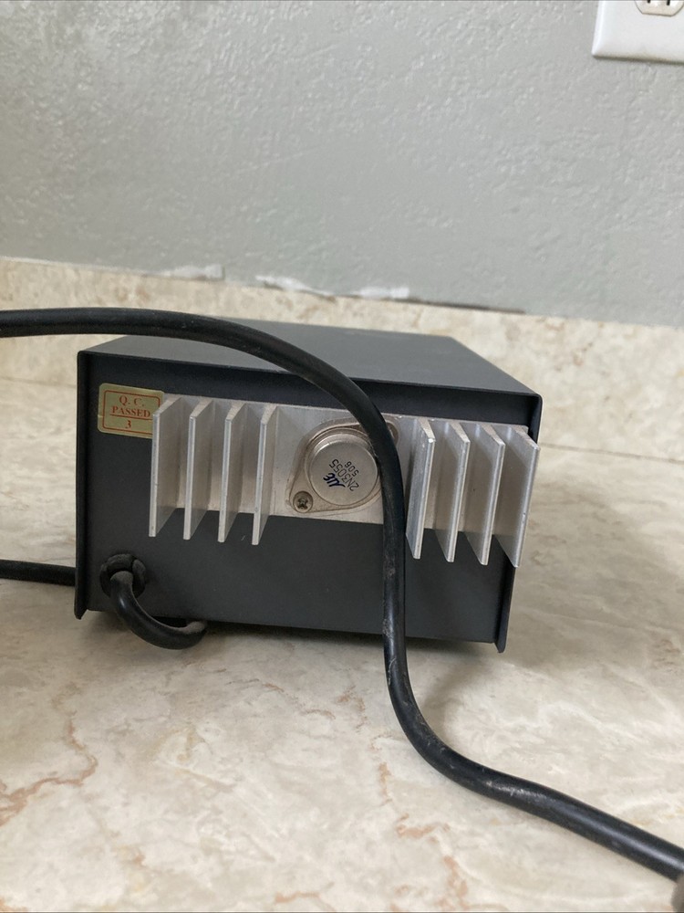 Samlex Regulated 4-6 Amp DC Power Supply RPS1204