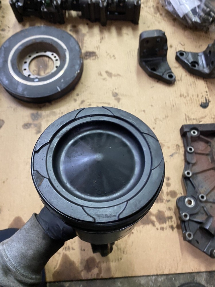 Paccar MX13 Connecting Rod & Piston ML4E22