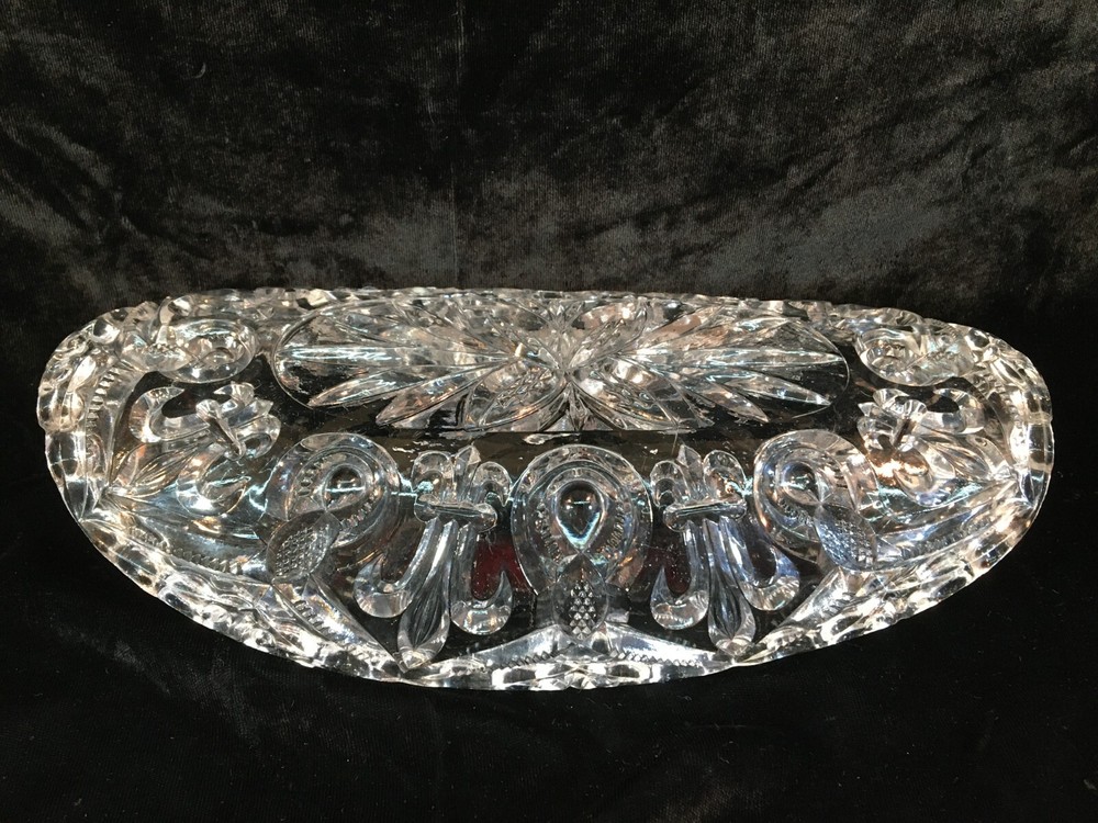 Clear Glass Folded Banana Dish